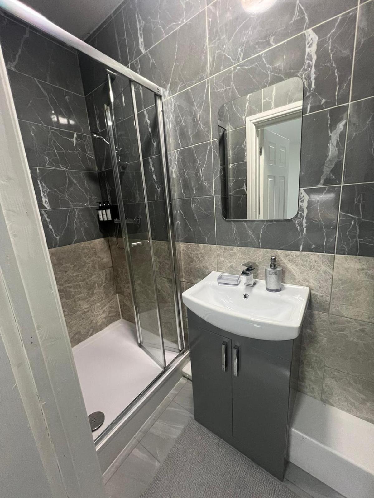 Ferienwohnung Luxury In Luxury Out Nottingham Exterior foto